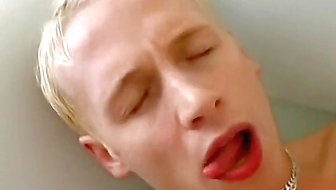 Sexy blonde hottie unload popularity with a sexy body