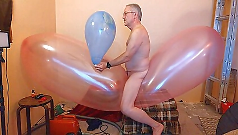 Shavyt intercoursees, fucks and cum