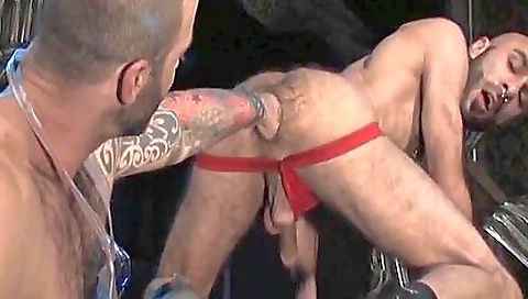 Hotie girl fucked by a dildo machine
